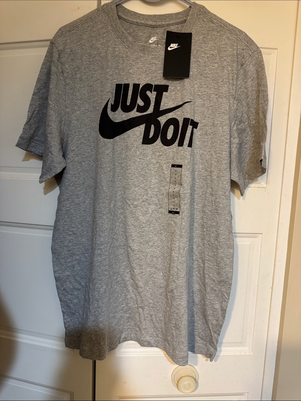 Nike Men’s 'Just Do It' Crew Neck T-Shirt - Gray